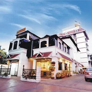 4* Hotel Yuvarani Residency